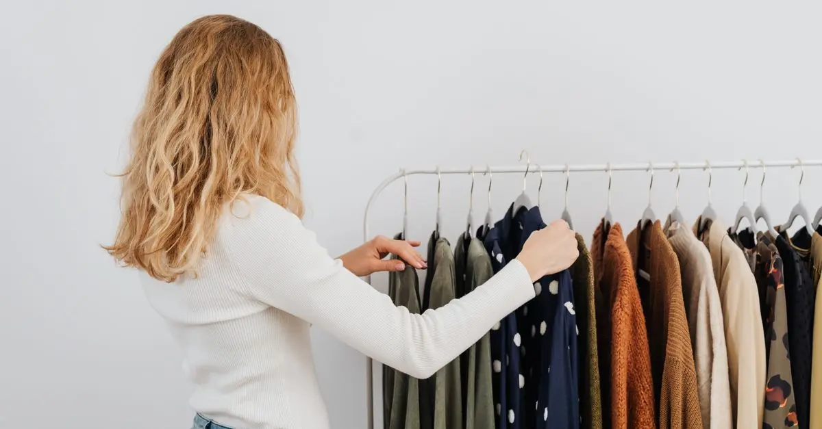Guide pratique pour choisir des vêtements accessibles et tendance